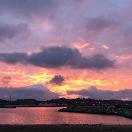 Alojamientos Muelle De Gijon Bagian luar foto