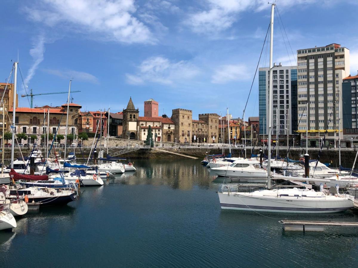 Alojamientos Muelle De Gijon Bagian luar foto