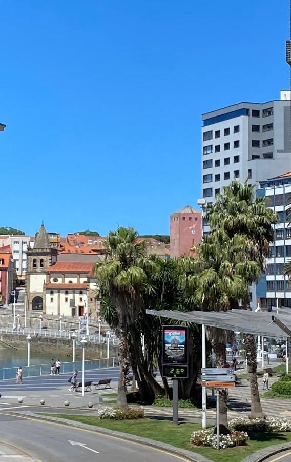 Alojamientos Muelle De Gijon Bagian luar foto