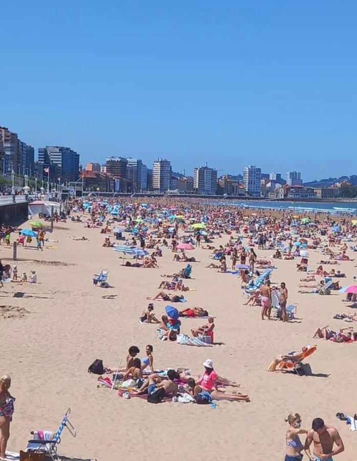 Alojamientos Muelle De Gijon Bagian luar foto